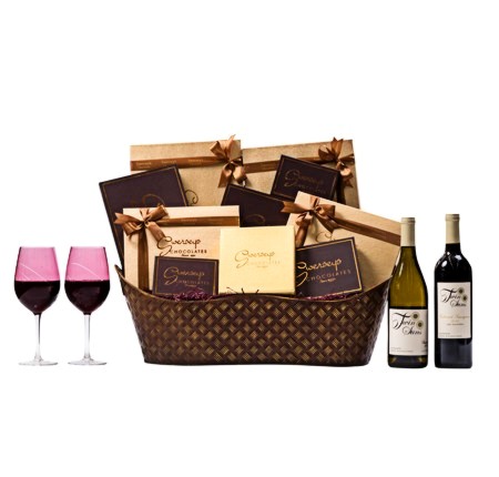 VIP Wine & Chocolate Combo Gift Basket - Kosherline