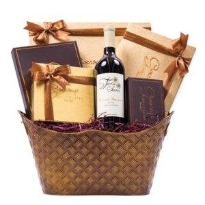 Hanukkah Signature Wine Chocolate Gift Basket
