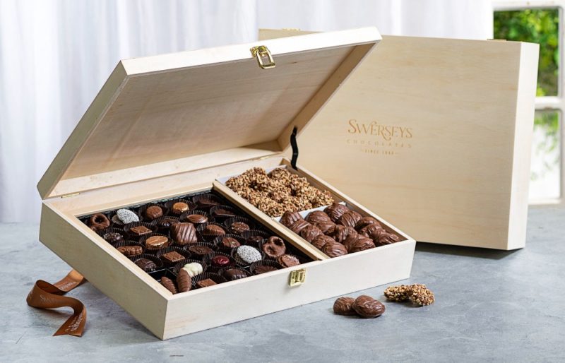 Designer Wood Large Chocolate Gift Box - Kosherline