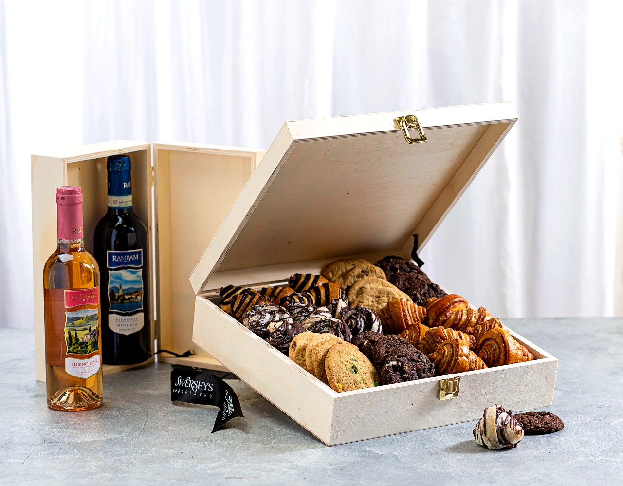 Buy our premium wine & chocolate gift box at