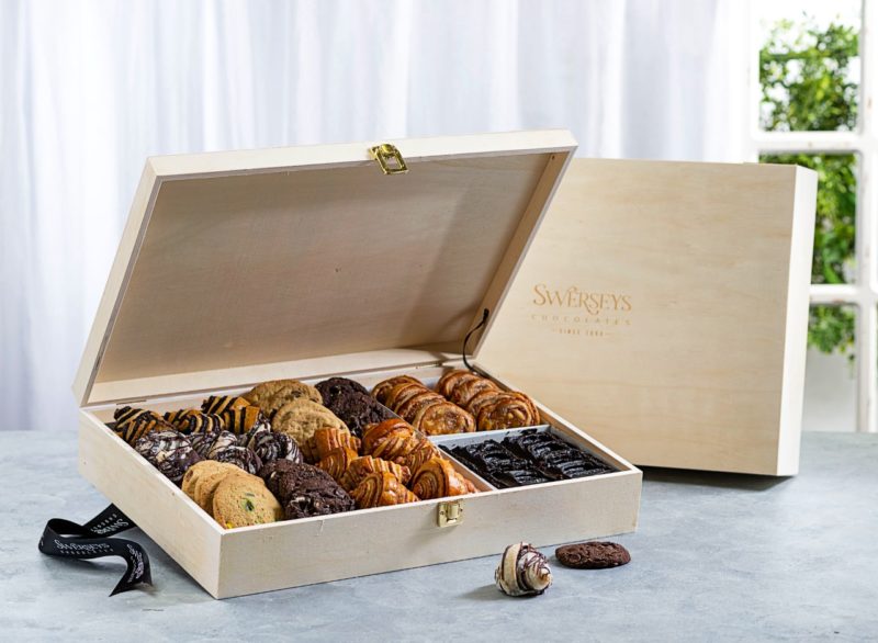 Designer Signature Large Purim Bakery Gift Box - Kosherline