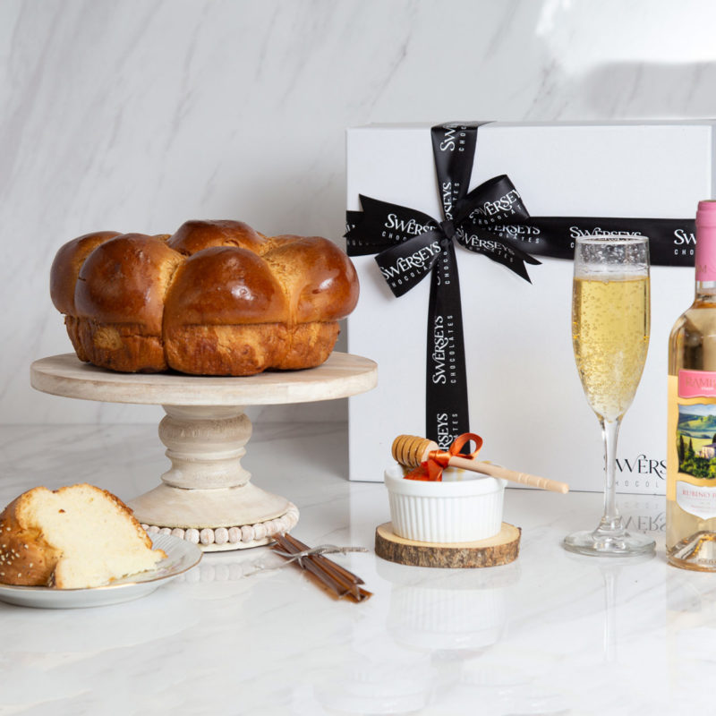 Rosh Hashanah Gourmet Challah & Moscato Gift Box