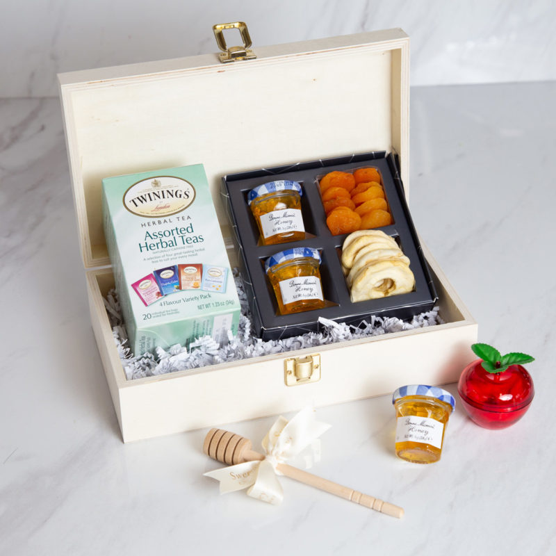 Rosh Hashanah Simply Elegant Tea & Fruit Wood Gift Set