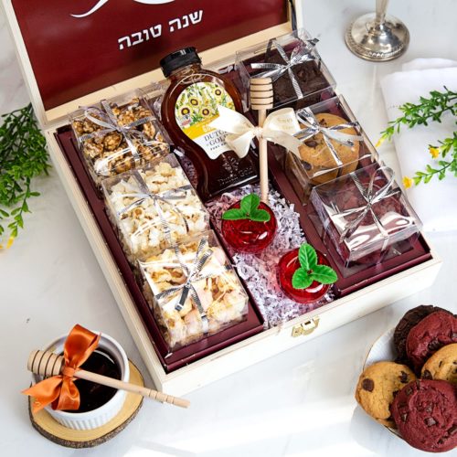 Gourmet Popcorn & Cookies Wood Keepsake Rosh Hashanah Gift Box - Kosherline